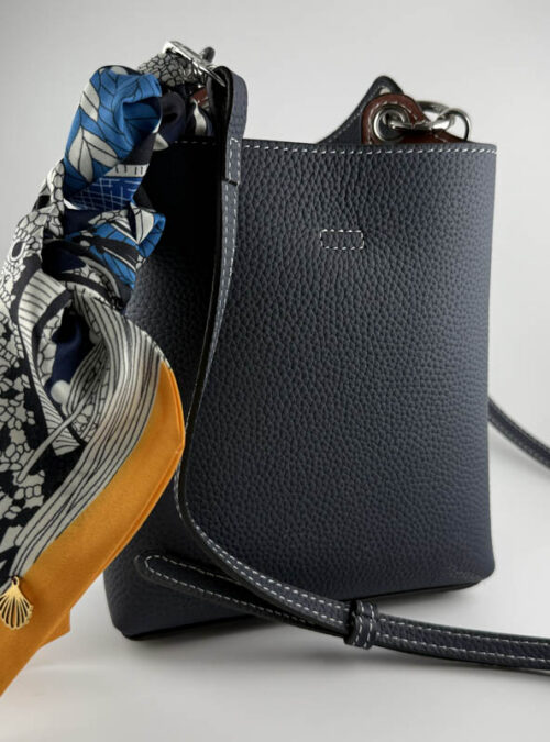 Amanda Bag navy color